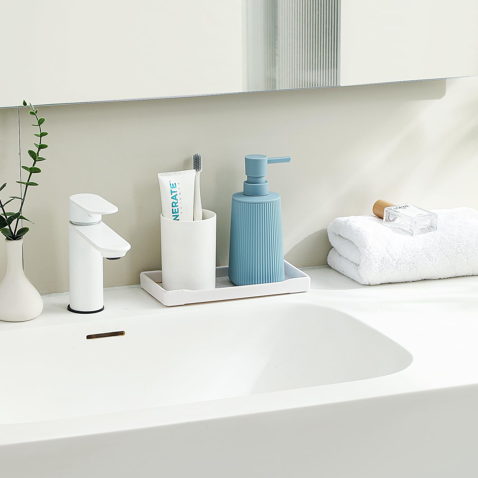 Small Soap Dispenser for Bathroom and Kitchen, Modern Farmhouse Striped Style Plastic Hand Soap Dish Soap Dispenser with Pump Matte Black