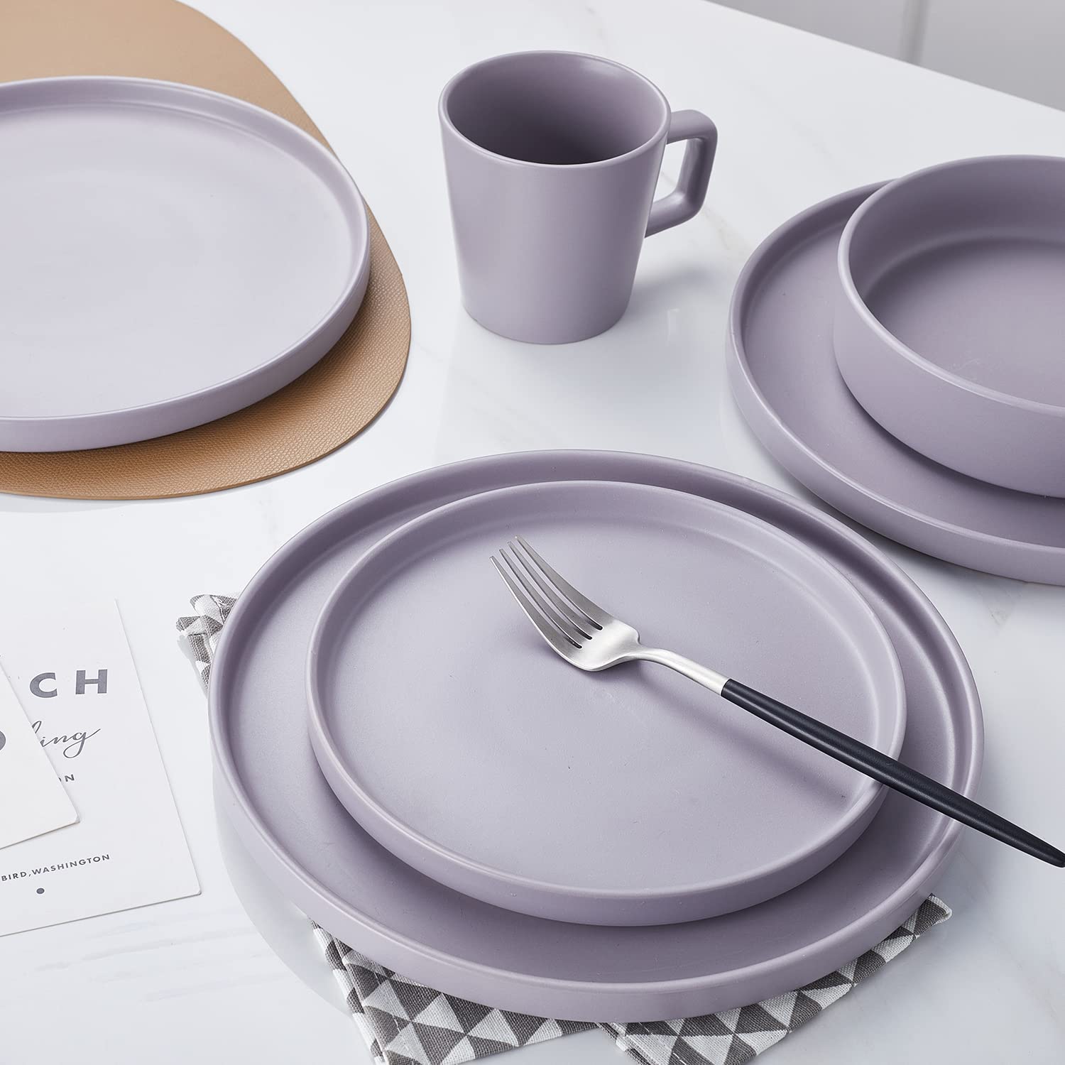Stone Lain Celina Stoneware 16 Piece Dinnerware Set, Plates and Bowls, Black Matte Dish, Service for 4 – Minimalist Round Style, Microwave & Dishwasher Safe