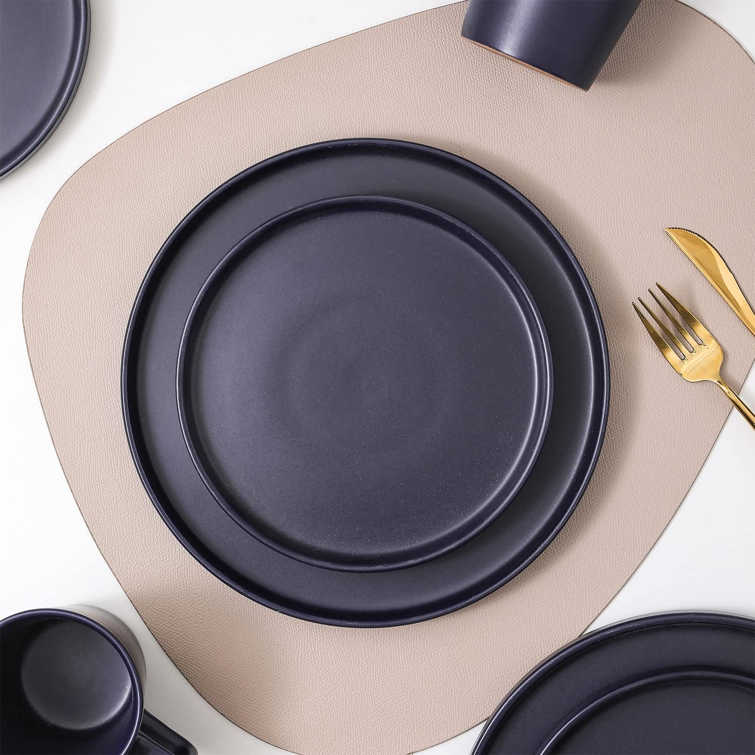 Stone Lain Celina Stoneware 16 Piece Dinnerware Set, Plates and Bowls, Black Matte Dish, Service for 4 – Minimalist Round Style, Microwave & Dishwasher Safe