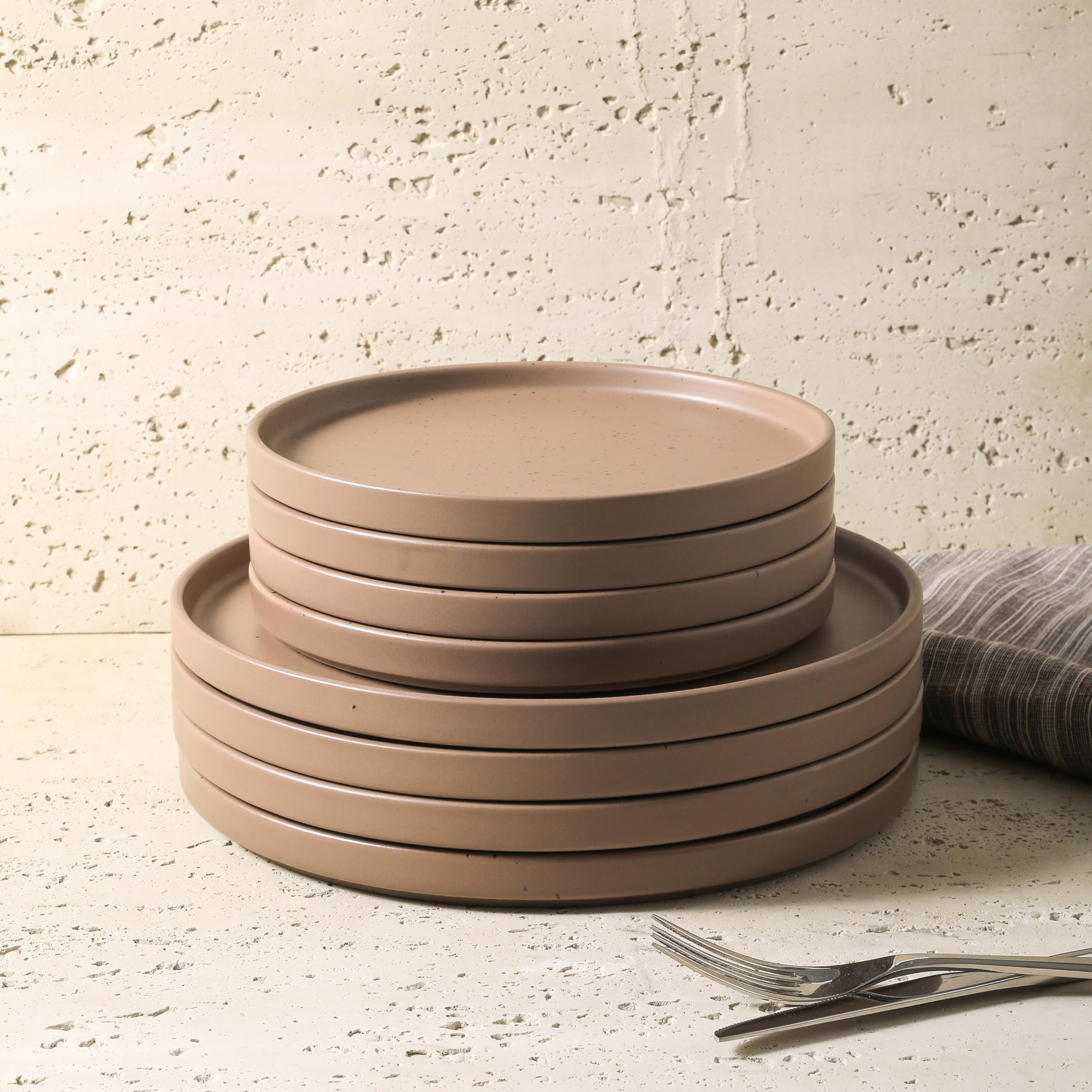 Stone Lain Celina Stoneware 16 Piece Dinnerware Set, Plates and Bowls, Black Matte Dish, Service for 4 – Minimalist Round Style, Microwave & Dishwasher Safe