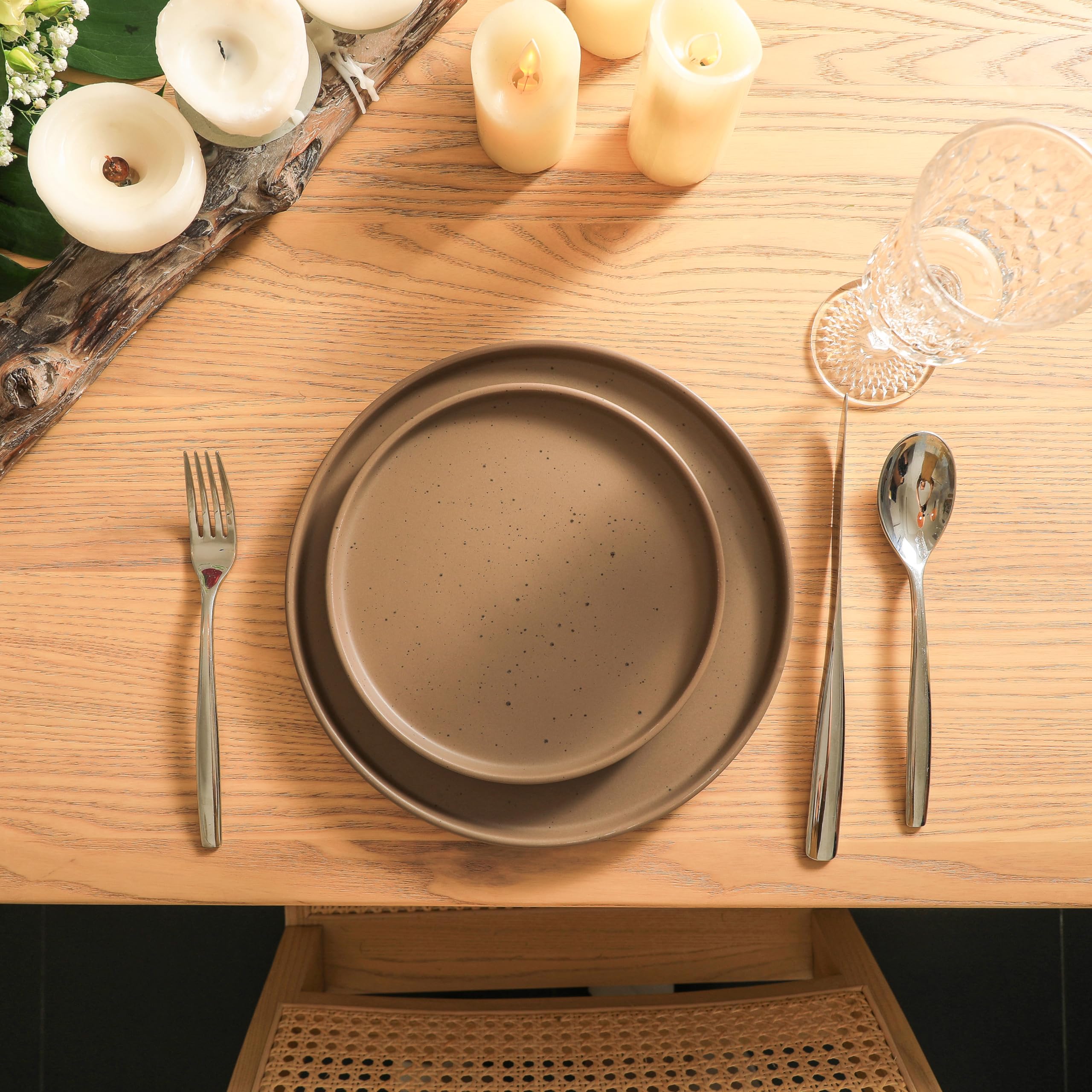 Stone Lain Celina Stoneware 16 Piece Dinnerware Set, Plates and Bowls, Black Matte Dish, Service for 4 – Minimalist Round Style, Microwave & Dishwasher Safe